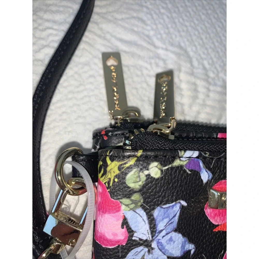 Betsey Johnson Double Zip Wristlet/Pouch‎ Black Floral XOTALLI, MSRP: $58